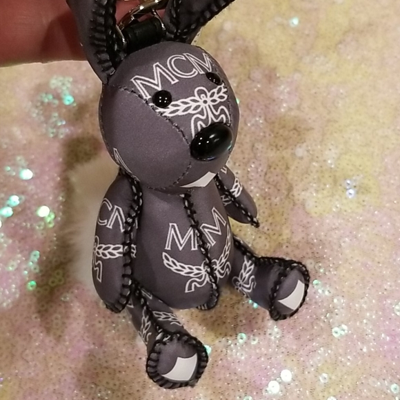 MCM Rabbit Keychain - Picture 6 of 11